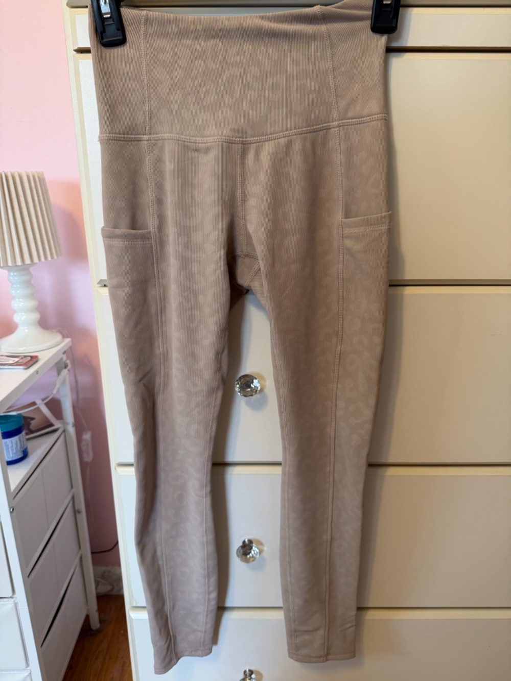 High-Rise Pocket Leggings in Taupe Leopard — Women's